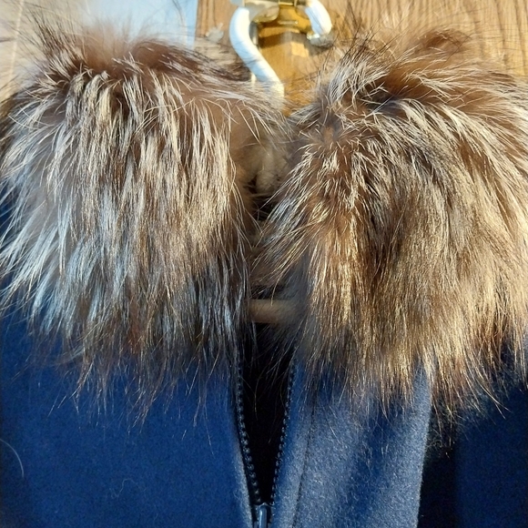 Vintage 1980's ladies wool winter coat with real fur - Picture 3 of 5